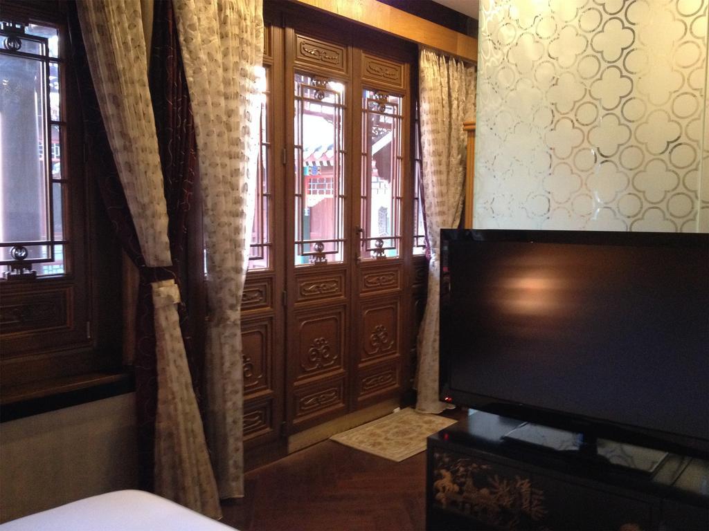 Отель Beijing Ruyuan Courtyard Экстерьер фото